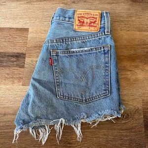 Levi’s 501 Cut Off Jean Shorts